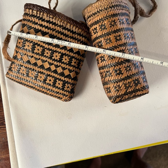 Two small woven basket/purses. - Picture 2 of 3